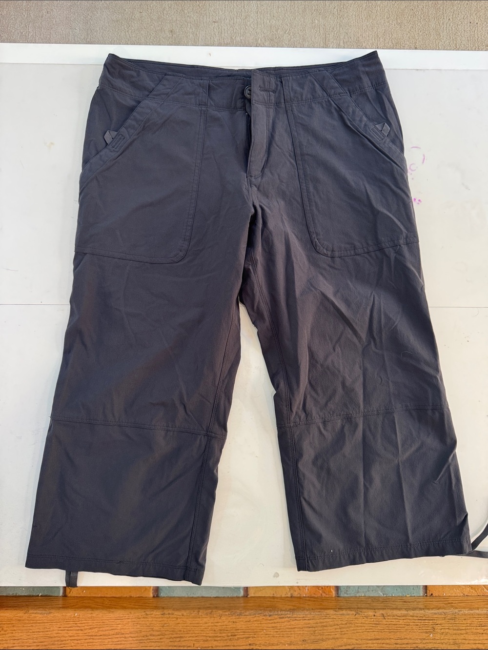 Eastern Mountain Sports Women’s Dark Gray Cropped Utility Pants